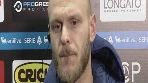 皮克困惑于为何被嘘，却意识到国家队留任成惩罚